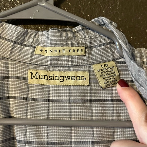 Gray Plaid Short Sleeve Button Down Collared Shirt, Size Large, Wrinkle Free - Picture 2 of 4